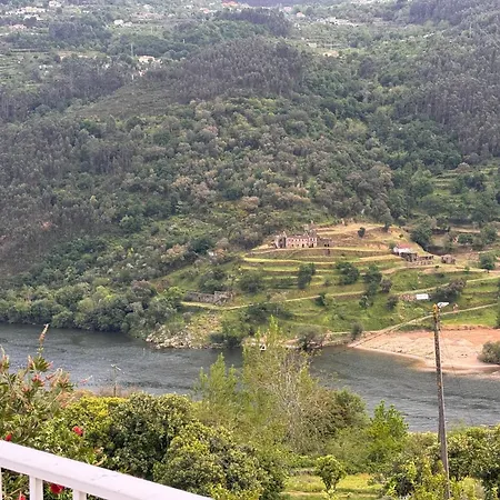 Casa Amarela Do Douro Rooftop Escape *
