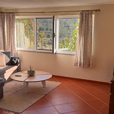 Casa Amarela Do Douro Rooftop Escape Sande (Porto)